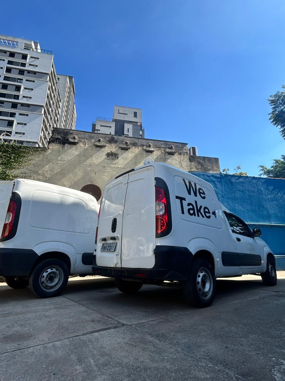 Van WE TAKE — frota em operação
